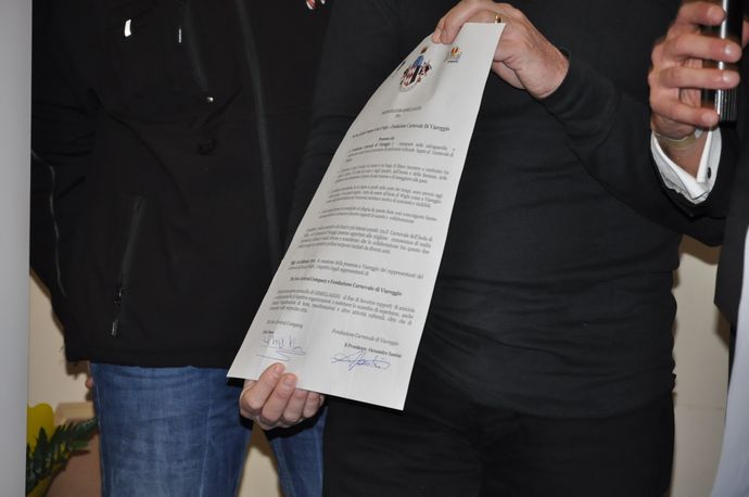 Ingrandisci la foto